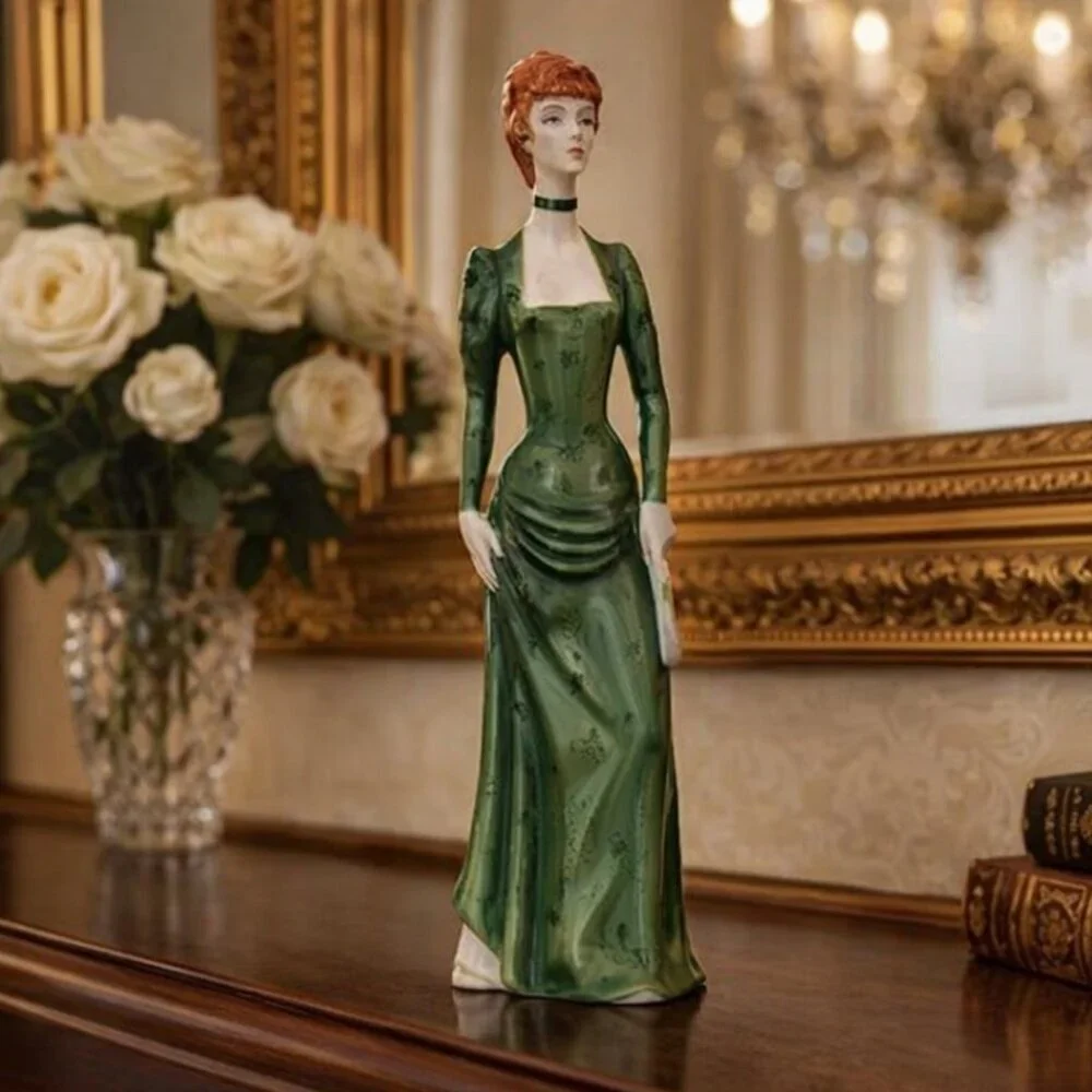 Royal Doulton A La Mode Haute Series Porcelain Vintage Figurine HN 2544